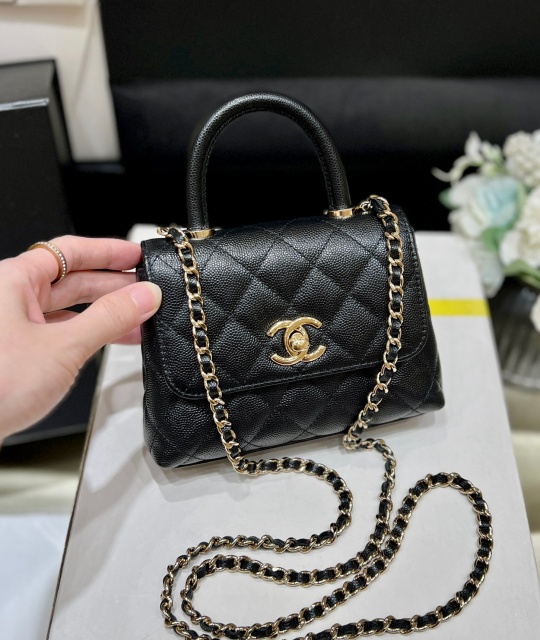 샤넬 코코핸들 미니 플랩백 블랙  14.5cm/AP424400128